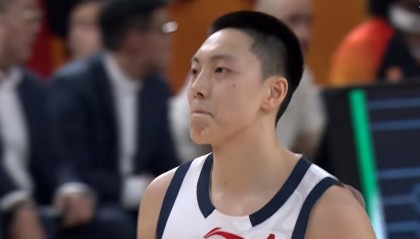 开云-领先14分后！输给福建2分，胡明轩批评广东队球员